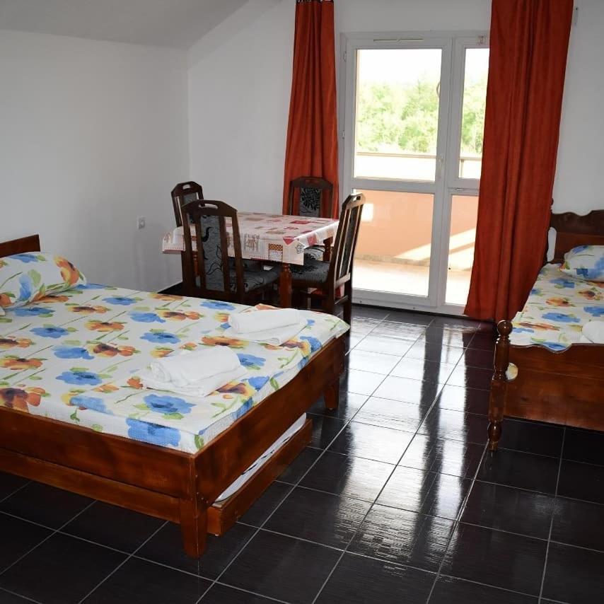 Srebrna Nit Appartement Veliko Gradište Buitenkant foto