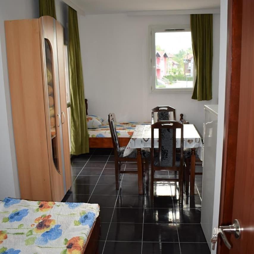 Srebrna Nit Appartement Veliko Gradište Buitenkant foto