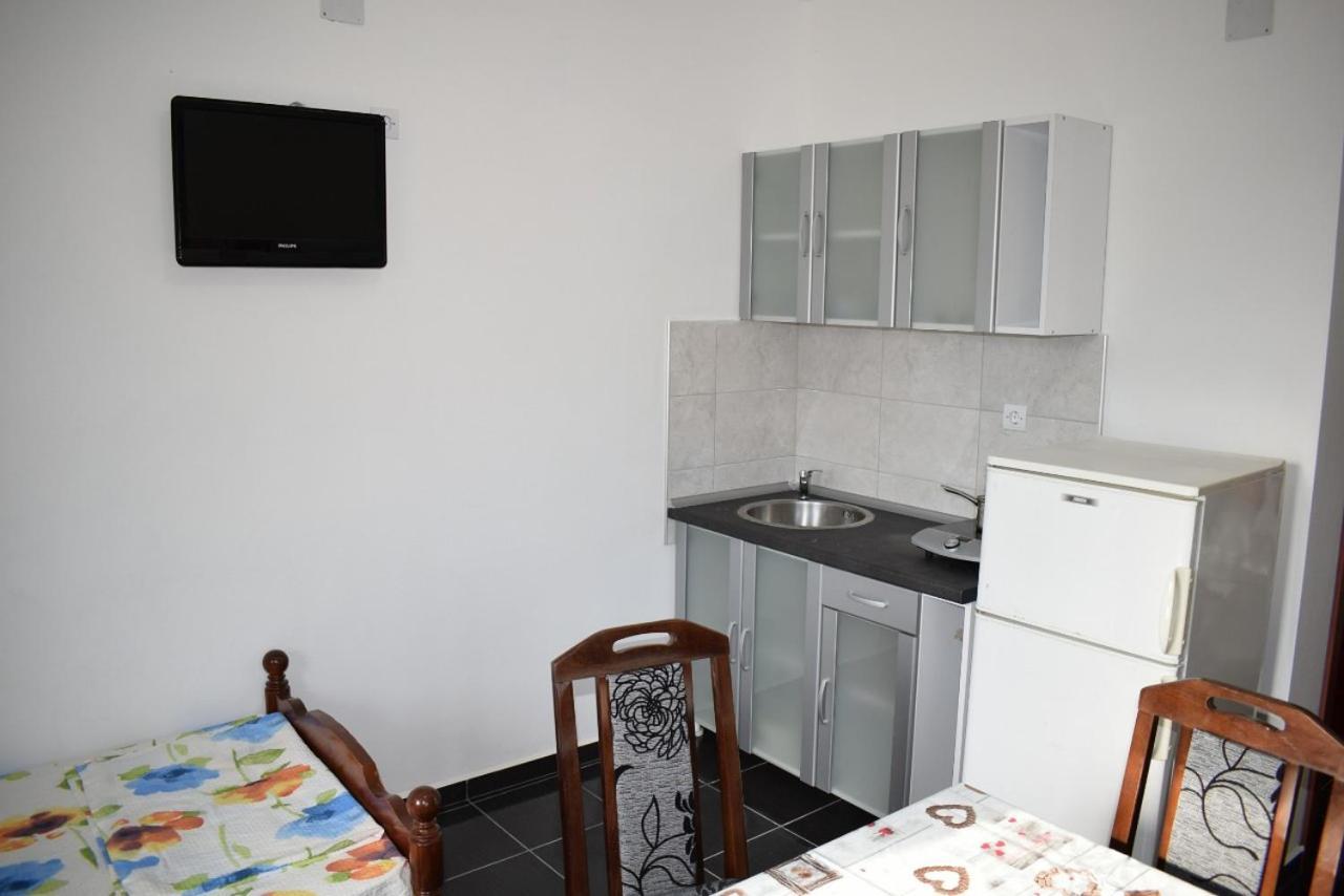Srebrna Nit Appartement Veliko Gradište Buitenkant foto