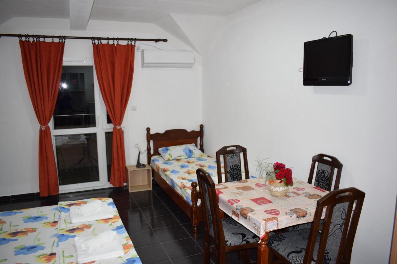 Srebrna Nit Appartement Veliko Gradište Buitenkant foto